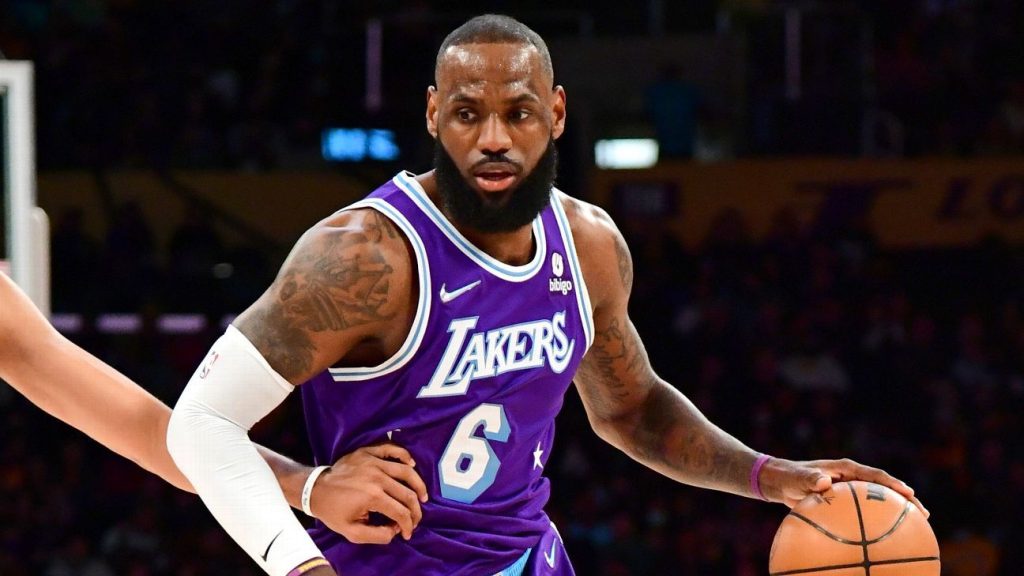 LeBron James - Kijk naar mezelf met de Los Angeles Lakers 'As Long as I Can Play'