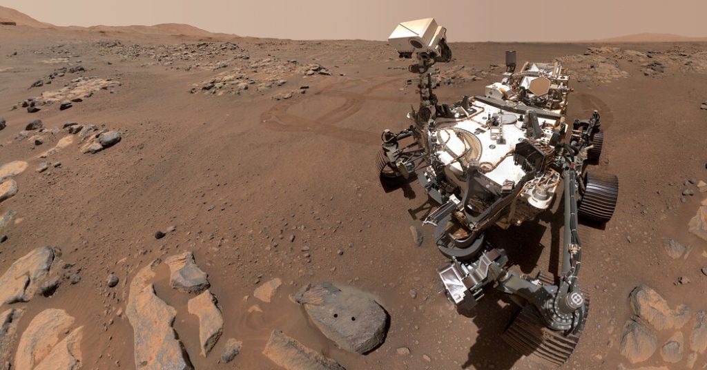 Op Mars, het jaar van verrassing en ontdekking voor NASA's rover en helikopter
