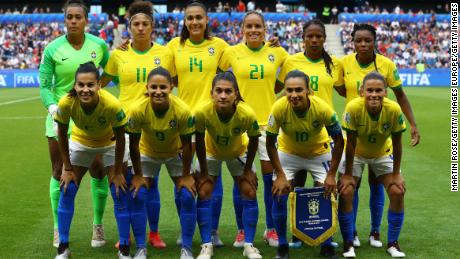 Brazilië kondigt gelijke beloning voor nationale voetballers voor mannen en vrouwen aan 