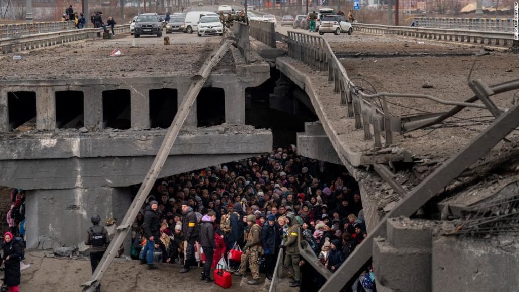 De evacuatie van Mariupol stopgezet omdat Oekraïense functionarissen Rusland ervan beschuldigden het staakt-het-vuren te schenden