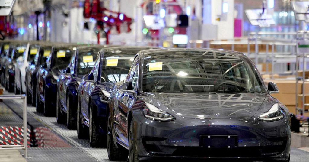 Tesla verhoogt prijzen voor tweede keer in dagen door stijgende kosten