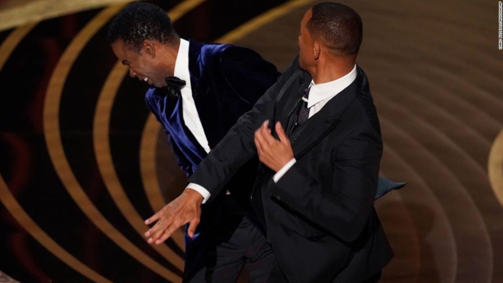 Will Smith hit Chris Rock in de Oscars-uitzending
