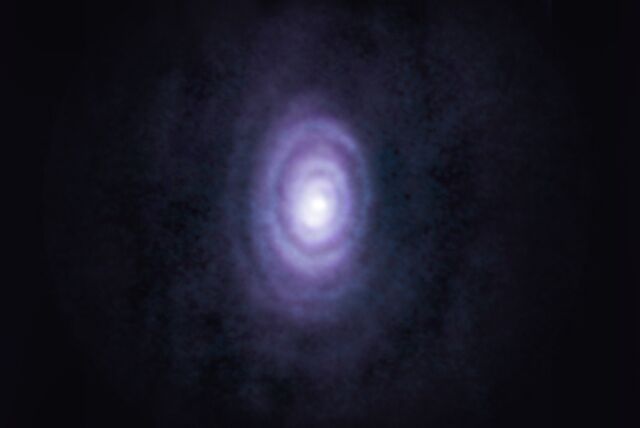 Een weergave van de koolstofrijke ster V Hya in zijn laatste hoofdstuk.