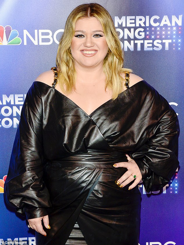 Ik maak me geen zorgen: Kelly Clarkson, die maandag in Los Angeles verscheen, verklaarde dat: