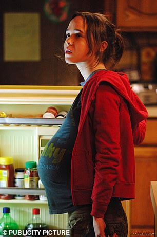 De acteur werd beroemd toen hij in de hoofdrol Juno MacGuff speelde, een zwangere tiener die haar kind wil opgeven om Jennifer's personage, Vanessa Loring, te adopteren.