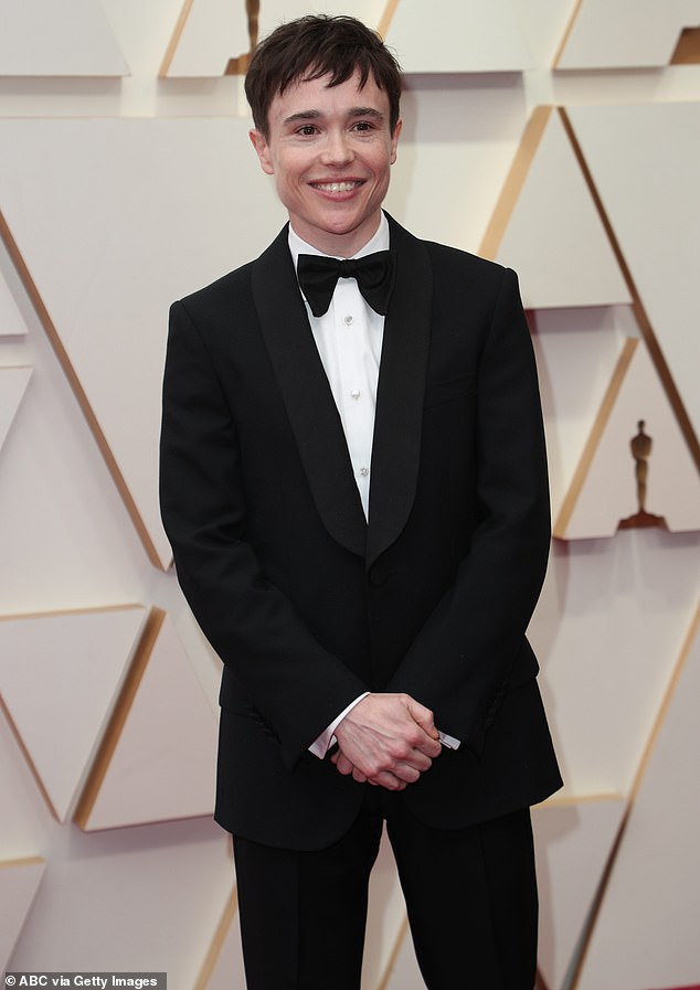 Elliot Page sprak over de 'vreugde' die hij voelde toen hij een pak op de rode loper mocht dragen tijdens de Academy Awards van dit jaar - wat zijn eerste keer op het evenement was sinds hij als transgender uit de kast kwam.