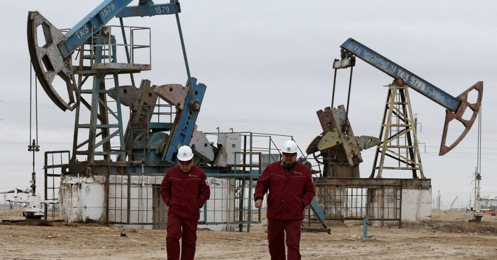 Olie herstelt door krap aanbod en vooruitzichten op nieuwe Russische sancties