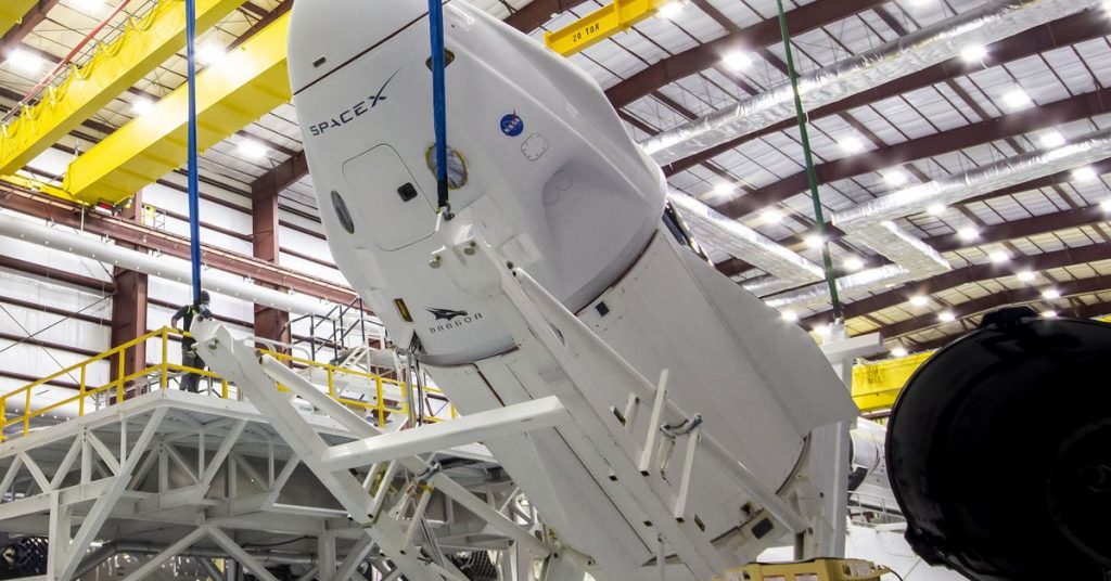 SpaceX heeft de productie van het nieuwe ruimtevaartuig Crew Dragon tijdelijk stopgezet