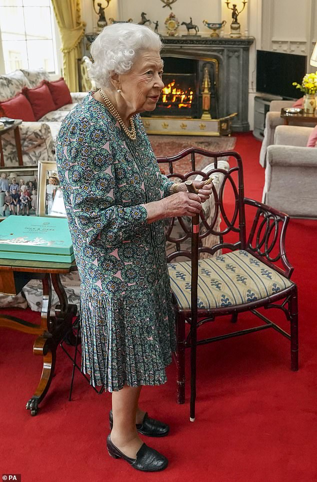 De koningin had op 16 februari een ontmoeting met de huidige en vertrekkende ministers van Defensie in Windsor Castle