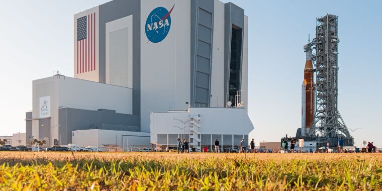 NASA trekt zijn enorme raket terug nadat hij de afteltest niet had voltooid
