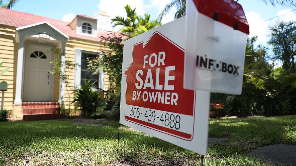 Home Prijzen stijgen 20% in februari, vertraging kan komen: S&P Case-Shiller