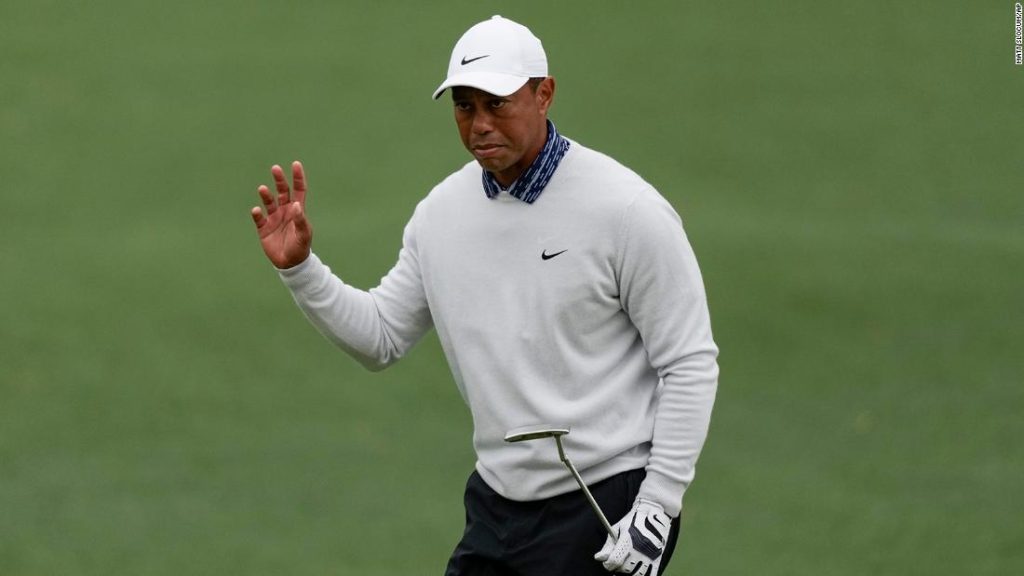 Tiger Woods rijdt in een achtbaan in ronde drie van de Masters terwijl hij worstelt om consistentie