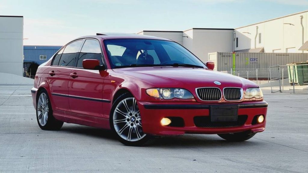 Zou deze herbouwde 04 BMW 330i-titel voor $ 8.500 een goede deal kunnen zijn?