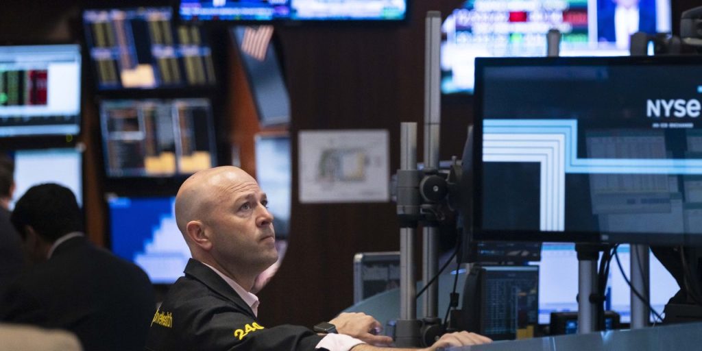 Dow zakt bijna 1.000 punten terwijl beleggers Fed-opmerkingen opnieuw beoordelen