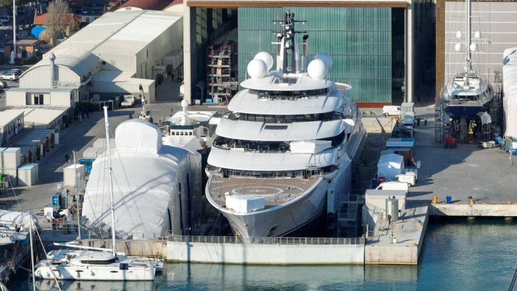 Poetin neemt luxe jacht ter waarde van 700 miljoen dollar in Italië in beslag