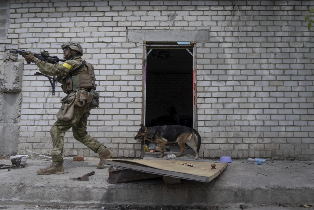 Oekraïne: Russen trekken zich terug uit Charkov, oostelijke regio