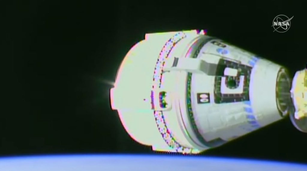 Een Boeing Starliner legt voor het eerst aan bij het internationale ruimtestation ISS