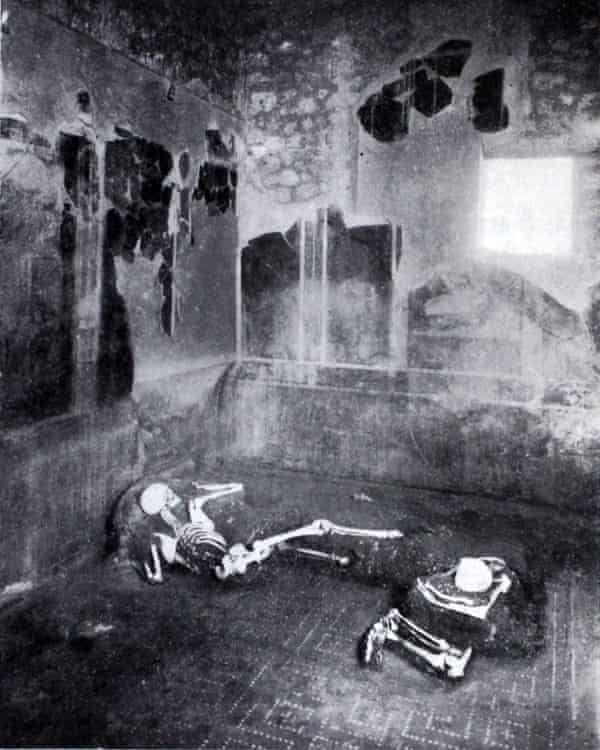 De twee mensen werden gevonden in het huis van de ambachtsman in Pompeii