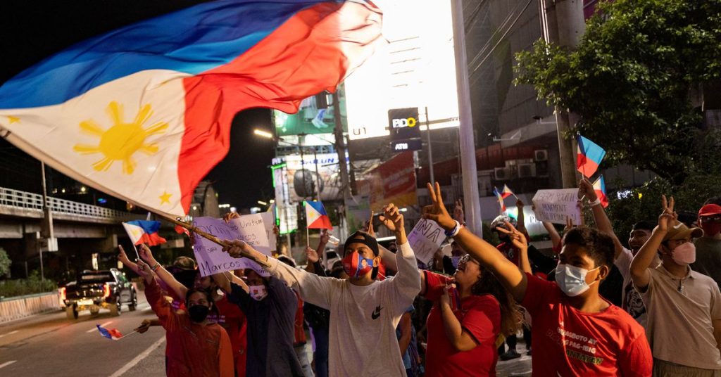 Protesten braken uit met de terugkeer van de Filippijnse verkiezingen voor Marcos naar het presidentschap