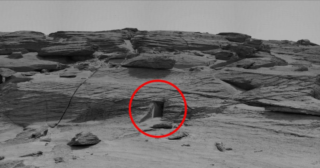 Slecht nieuws!  Deze 'deur' op Mars ziet er niet uit als hij is uitgezoomd