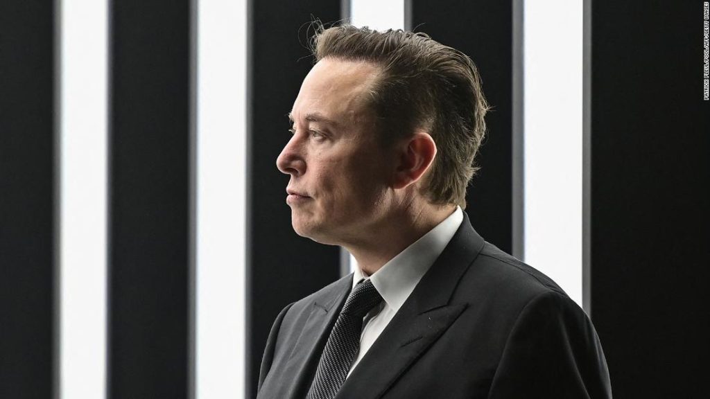 Elon Musk zegt tegen Tesla-medewerkers: ga terug naar kantoor of anders