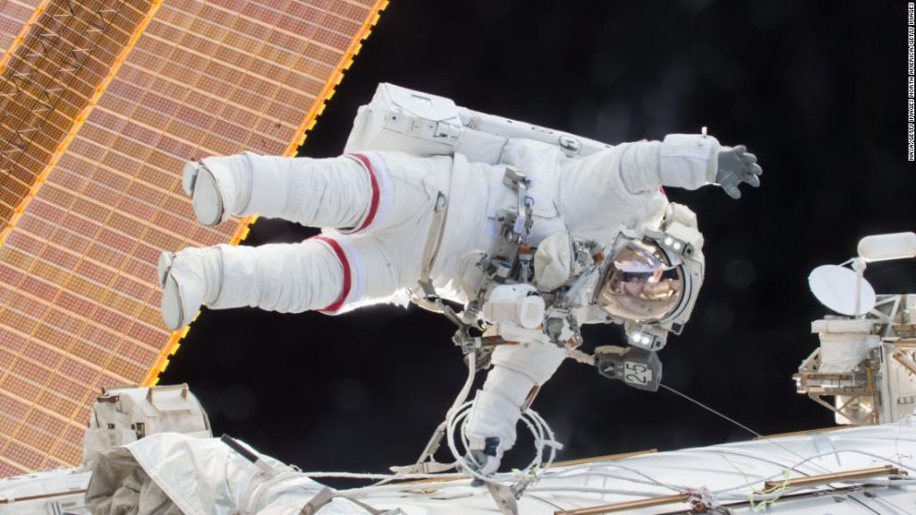 Astronauten voorbereiden op de mentale en emotionele uitdagingen van de verre ruimte