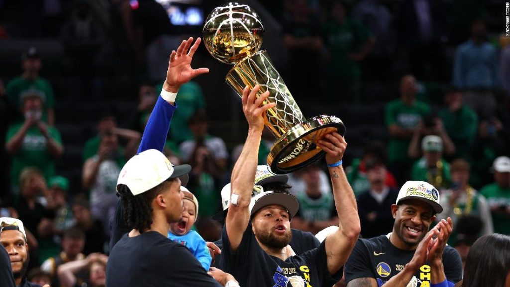 NBA Finals: Onder leiding van MVP Steph Curry winnen Golden State Warriors het kampioenschap met Game 6 overwinning op Boston Celtics