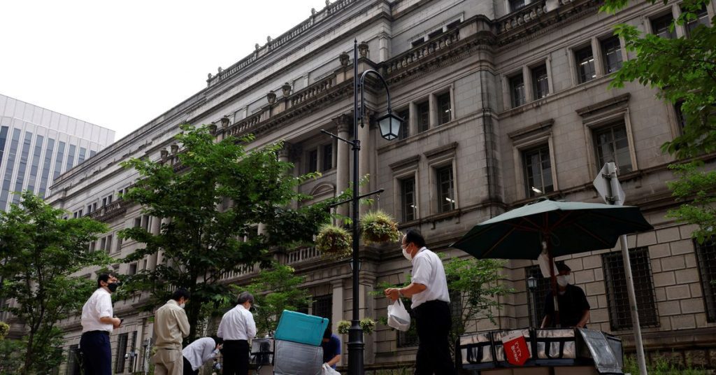 Bank of Japan houdt rente zeer laag, waarschuwt voor scherpe dalingen Japanse yen