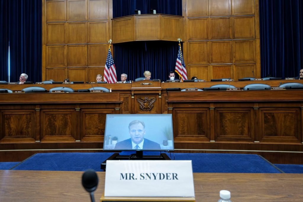 Daniel Snyder zal worden gedagvaard door de House Committee.  Dit is het volgende.