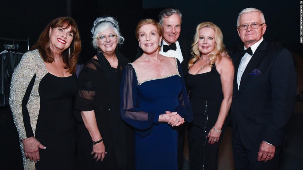 Julie Andrews herenigd met het 'Sound of Music'-team, na bijna zes decennia
