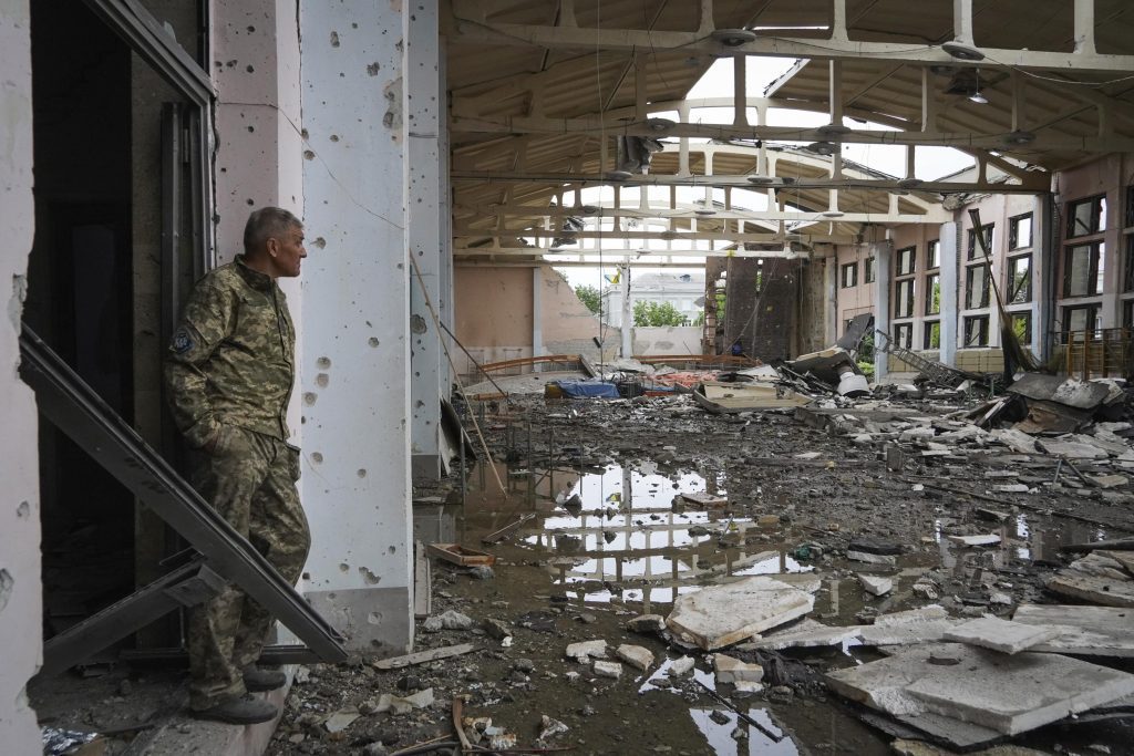 Oekraïens leger verlaat verwoeste stad voor versterkte posities