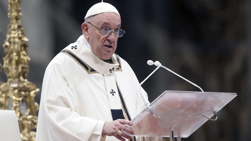 Paus Franciscus: 'WOIII' geeft wapenhandelaren een kans, invasie van Oekraïne een 'zeer gecompliceerde' situatie