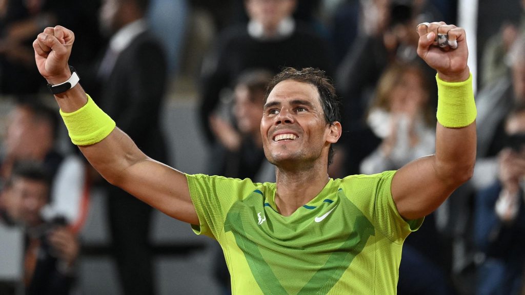 Rafael Nadal verslaat Novak Djokovic in een epos en bereikt halve finales van de Franse Open tegen Alexander Zverev