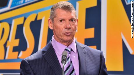 Vince McMahon treedt af als WWE-CEO na beschuldigingen van zwijgen over geld