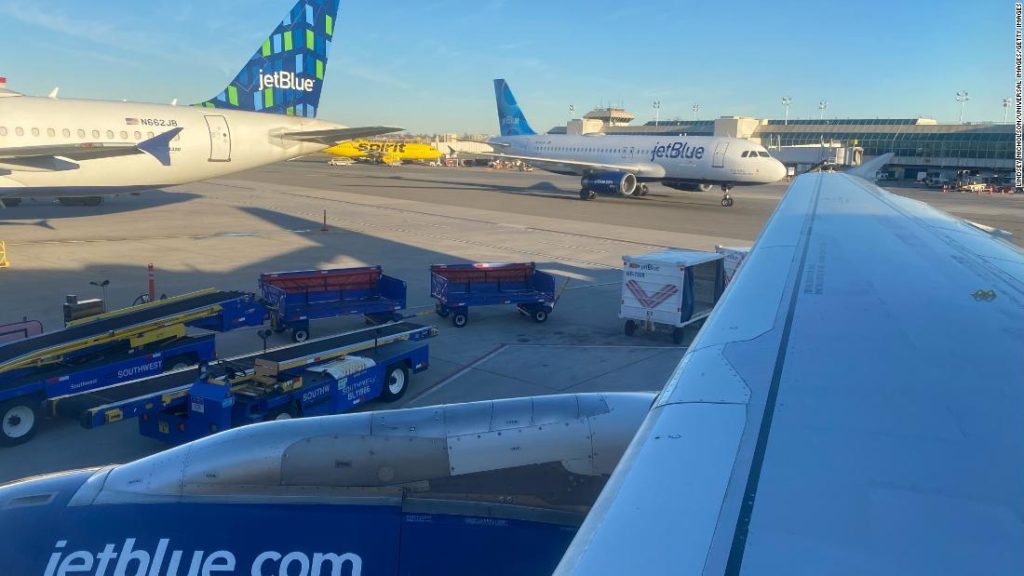 JetBlue kondigt deal aan om Spirit Airlines te kopen.  Prijzen kunnen omhoog