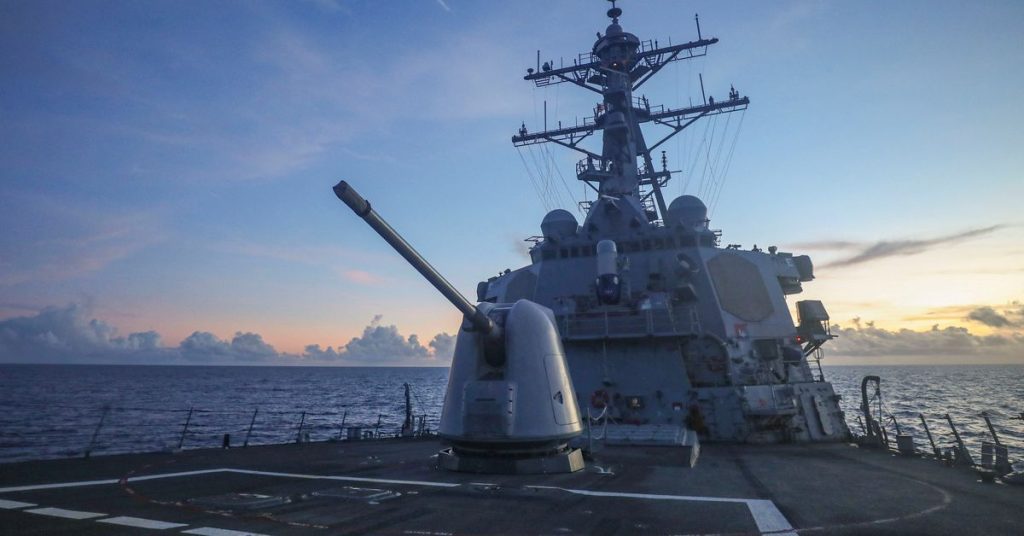 China zegt dat het de Amerikaanse torpedobootjager die in de buurt van de betwiste eilanden zeilde, heeft "verwijderd"