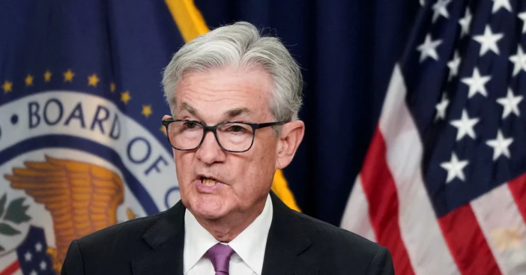 De Federal Reserve verhoogt de rente opnieuw, zegt dat ze niet zal toegeven in de strijd tegen inflatie