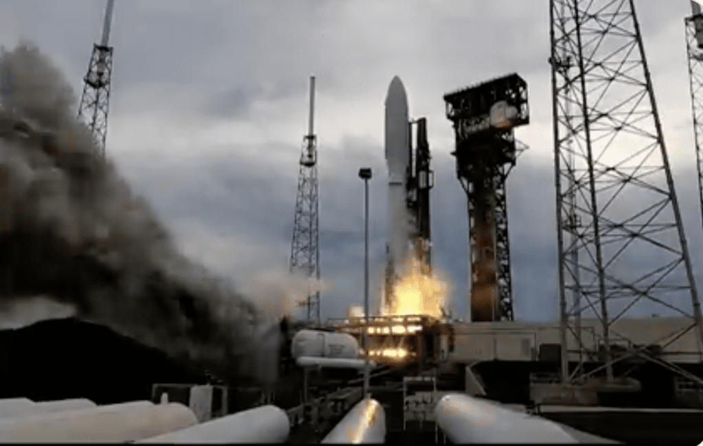 ULA's Atlas 5 lanceert een experimentele raketwaarschuwingssatelliet