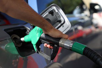 Tesco begint oorlog met brandstofpomp nadat benzine met 6,5 pence verlaagde nadat Asda de prijzen had verlaagd