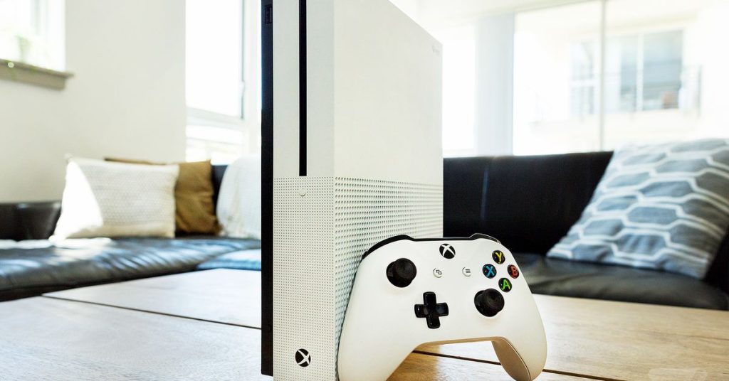 Microsoft geeft eindelijk toe dat de verkoop van Xbox One minder dan de helft was van PS4