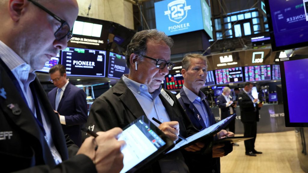 Aandelen dalen terwijl zomerrally op Wall Street hapert