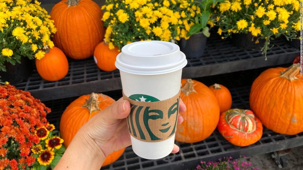 De Pumpkin Spice Latte van Starbucks is terug voor een hogere prijs