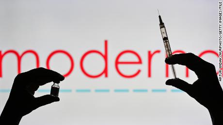 Moderna CEO zegt dat Covid-vaccins zullen evolueren als &# 39;  iPhone & # 39;