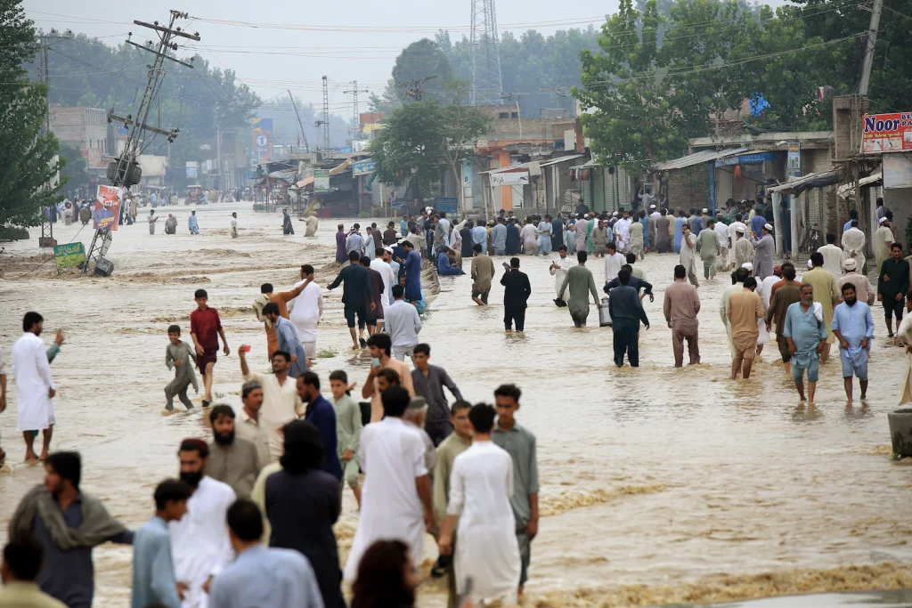 Overstromingen in Pakistan bevestigen debat over wie betaalt voor klimaatschade