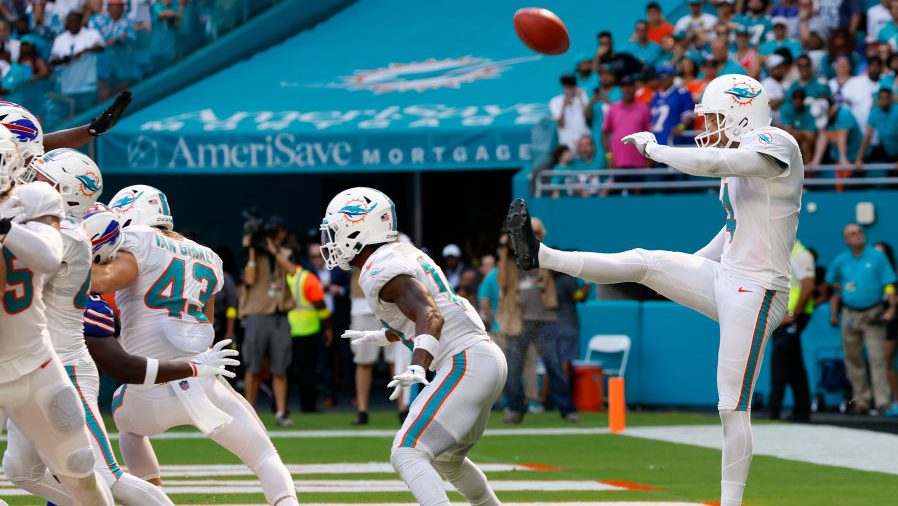 NFL: SEP 25 Bills at Dolphins