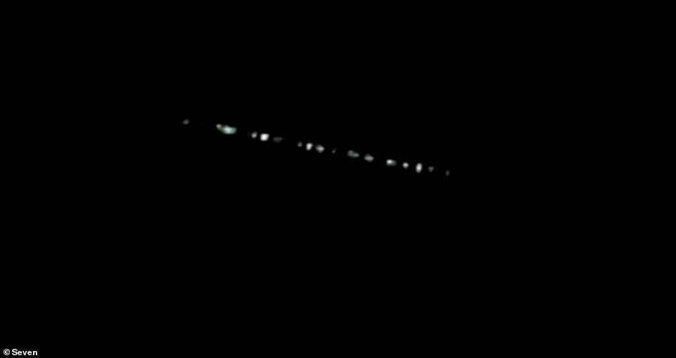 Een reeks mysterieuze bewegende lichten die Australiërs in januari schokten, wordt ook toegeschreven aan Starlink-satellieten die door SpaceX zijn gelanceerd.