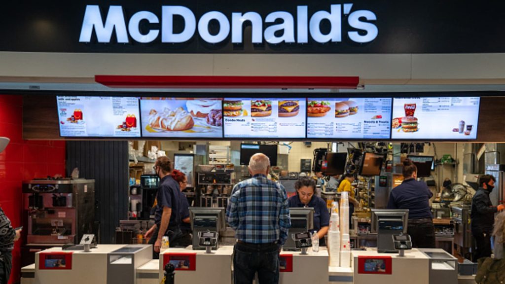 In de brief staat dat McDonald's het verzoek van de franchisenemers om de grote veranderingen uit te stellen weigert
