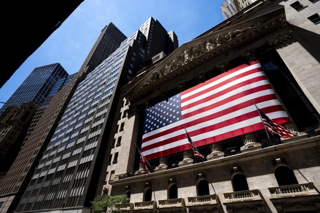 Aandelen winnen terrein de dag nadat Dow een berenmarkt betrad