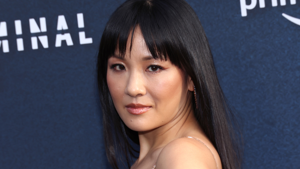Constance Wu onthult dat ze seksueel werd lastiggevallen door de producer van 'New Out of the Boat' - Deadline