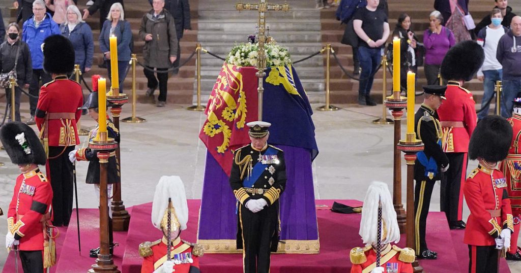 Hoe de staatsbegrafenis van koningin Elizabeth II in Westminster Abbey te bekijken?